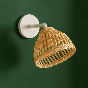 Lámpara colgante de bambú hecha a mano con diseño elegante - Product Image 3