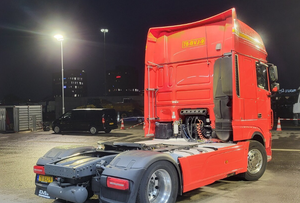 รถหัวลากอุตสาหกรรมมือสองคุณภาพสูง รุ่น XF 480 4X2 พร้อมบริการ OEM/ODM รองรับการปรับแต่ง รับประกัน 3 ปี ส่งออกไปฝรั่งเศส - Product Image 2