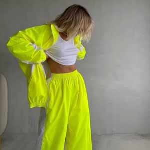 ชุดวอร์มผู้หญิงแบบสองชิ้น มีฮู้ด ลายโลโก้ด้านหน้า ผ้าฟลีซ ปรับแต่งได้ ชุดออกกำลังกาย เสื้อสเวตเชิ้ต กางเกงจ็อกเกอร์ เอวยางยืด สำหรับฤดูใบไม้ร่วงและฤดูหนาว - Product Image 5