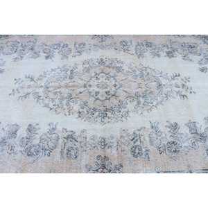 Tapis turc vintage, grand tapis de 5,6 x 9,6 pieds, tapis floral gris et blanc - Product Image 5