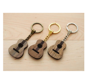 พวงกุญแจกีตาร์ไม้ MDF สำหรับผู้ชายผู้หญิงพวงกุญแจม้วนของขวัญ - Product Image 5