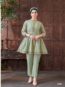 Bon prix soutien ou adulte Eid spécial Mul coton court Kurti et pantalon co-ord ensemble avec fil travail à bas prix - Product Image 2