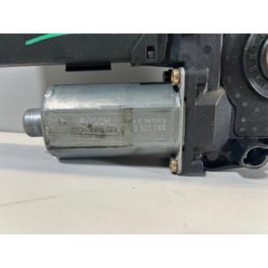มอเตอร์ไฟฟ้าหน้าต่างด้านหน้าขวา AUDI A8 Serie D3 (4E2) 0130821765 (02>09) - Product Image 2