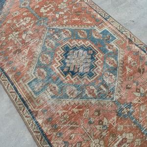 Alfombra Vintage de 2.7x5.6 pies, Alfombra Azul Abstracta de Lana - Product Image 3