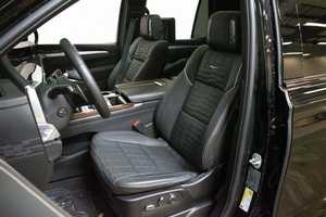 Escalade Sport 2024 Usado en Buenas Condiciones, 4x4, Volante a la Izquierda, Interior Oscuro, Asientos de Cuero, Neumáticos R20 - Product Image 5