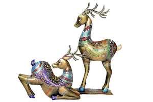 Ensemble de 2 sculptures de cerfs assis en fer peint décoratives, inspirées de la culture, du jardin et du patrimoine - Product Image 5