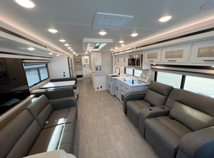 Camping-car Sportscoach RD 411TS 2024 d'occasion, 4UZAB2FC7RCVH9275, pour voyages en famille jusqu'à 7 couchages. - Product Image 5