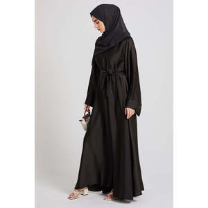 Abaya de qualité supérieure intemporelle en chêne fumé coupe parapluie fermée vêtements musulmans traditionnels avec poignets pliés - Product Image 2