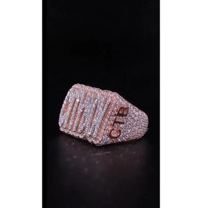 แหวนฮิปฮอปประดับเพชรโมอิสสีทองทรงกลมดีไซน์หรูหราได้รับการรับรองจาก Gra - Product Image 1