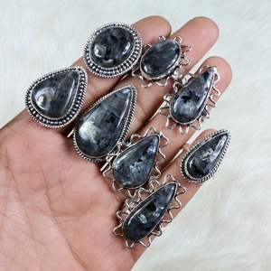 Bague plaquée argent pour femmes de créateur pierre précieuse de larvikite noire bijoux en laiton à la mode en gros diamant filles conception de breloques - Product Image 2