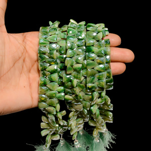 Perles de pierre de lune verte bio, perles triangulaires de pierre de lune verte bio enduites, perles de pierre de lune à facettes pour la fabrication de bijoux, - Product Image 2