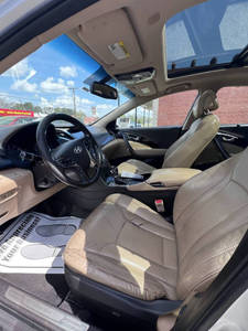 Voiture d'occasion de qualité abordable, Hyundai Azera Limited 2014, conduite à gauche - Product Image 2