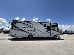 Autocaravana Usada Entegra Coach Vision 31V 2019, Ajustable, Tipo Camping Cruiser, con Techo Elevable, Una Habitación, Euro 6, para 4-6 Personas - Product Image 3