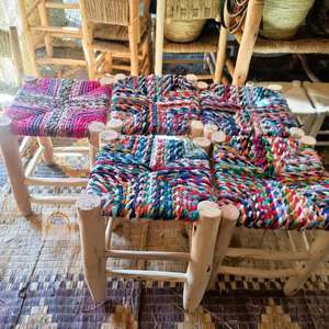 Taburete marroquí hecho a mano, puf otomano, cojín decorativo bohemio, reposapiés tradicional bereber, muebles para la sala de estar. - Product Image 1