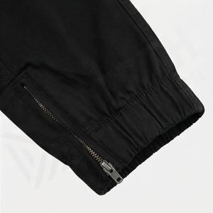 กางเกงคาร์โก้ผ้าฝ้ายผู้ชายไซส์ใหญ่พิเศษ รุ่นพรีเมียม ปี 2025 กางเกงลำลองแบบสั่งทำพิเศษ ตกแต่งกระดุม สายรูด ปรับแต่งสีได้ ขายส่ง - Product Image 6