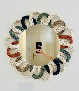 Miroir mural rond Boho Art Decor suspendu avec frange en macramé Miroir en macramé tricoté à la main Miroir design géométrique - Product Image 1