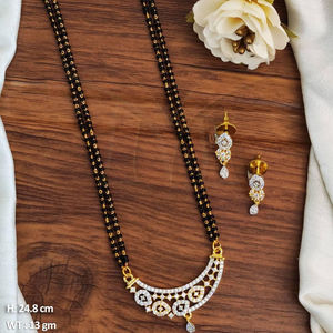 Belle Fantaisie Designer Party Wear Haute Or Polonais Pleine Pierre Bijoux Accessoires Fantaisie Style Américain Diamant Mangalsutra - Product Image 1