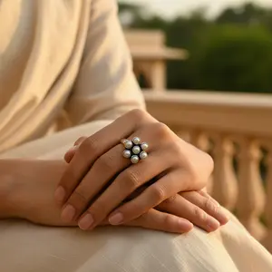 แหวนเงินแท้ 925 ประดับมุก สำหรับผู้หญิง ดีไซน์ดอกไม้ทันสมัย - Product Image 3