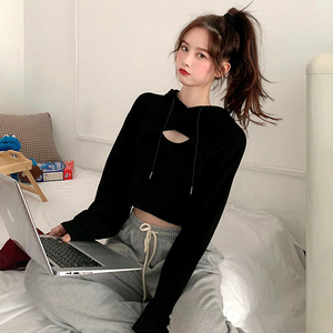 Nouvel arrivage Ensemble court et sweat à capuche avec logo personnalisé Top court à capuche zippé pour femme Sweat et short de survêtement - Product Image 1