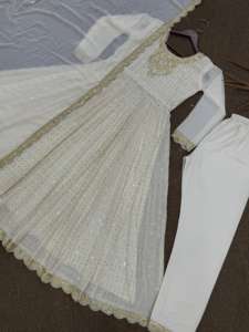 Robe vintage d'été ample en georgette naturelle lourde avec broderie machine, ensemble pantalon et dupatta, longueur genou - Product Image 2