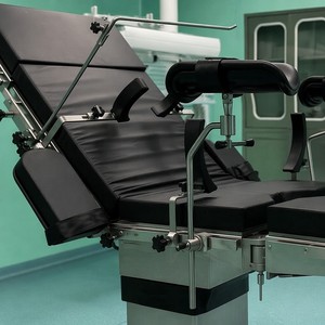 Tavolo Chirurgico Elettro-Idraulico CH-DY8300 Compatibile con C-Arm, Scorrimento Longitudinale, Carico 225kg, Flex Re-Flex, Acciaio 304, ISO CE - Product Image 6