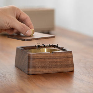 Cendrier en bois Tradebyd rustique fait à la main Cendrier durable Accessoire de fumer unique pour fumeurs en plein air et à la maison - Product Image 6