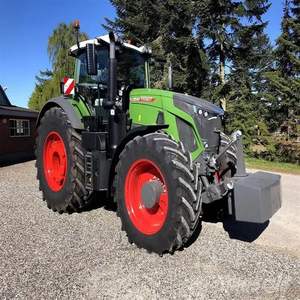 รถแทรกเตอร์ Fendt 724 Vario 4WD สีดำ รุ่น Black Beauty พร้อมชิ้นส่วนหลัก ปั๊ม มอเตอร์ เกียร์บ็อกซ์ 230 แรงม้า ดิจิตอล ประสิทธิภาพสูง ผลิตภาพสูง - Product Image 1