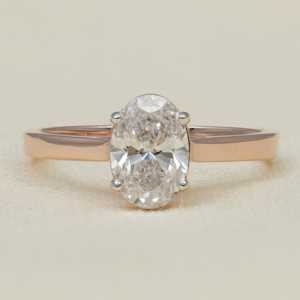 Bague de fiançailles solitaire en diamant de culture, forme ovale élégante, bague en diamant luxueuse - Product Image 5