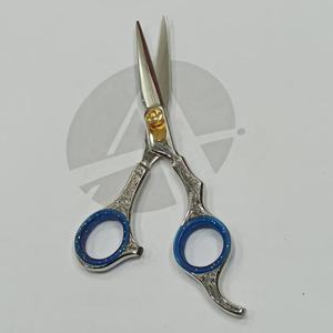Tijeras de Peluquería Profesionales de Acero Inoxidable de Alta Calidad con Mango Elegante de 6 Pulgadas y Tornillo Dorado Ajustable para Uso en Salón - Product Image 1