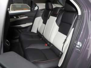 Voiture d'occasion 2024 Plus Pro Compacte 5 portes 5 places Automatique Essence État d'occasion Gauche R19 Euro VI Traction avant Cuir - Product Image 5