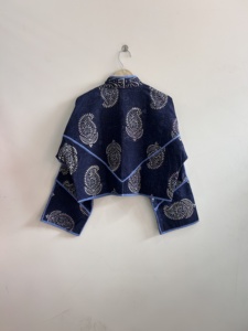 Chaqueta Corta Acolchada Estilo Boho para Mujer, Hecha a Mano con Tela Kantha Indigo Vintage - Product Image 6