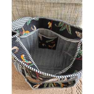 Bolso Tote Mediano Negro Jungle Joy con Forro de Cremallera, Estilo Bohemio con Estampado de Leopardo, Hecho de Algodón Duradero y Algodón Reciclado - Product Image 3