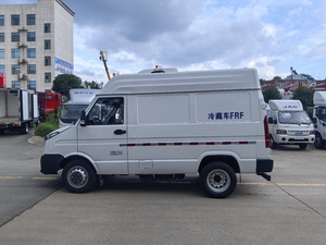 Nouveau <span class=keywords><strong>camion</strong></span> <span class=keywords><strong>frigorifique</strong></span> diesel manuel Eveco à essieu court et toit surélevé - Product Image 3