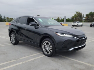 รถ SUV ปี 2024 รุ่น Venza XLE AWD เกียร์อัตโนมัติ พวงมาลัยซ้าย เบาะหนังสีเข้ม พร้อมระบบ ACC ล้อแม็ก R19 และหลังคาซันรูฟ สภาพดี ใช้งานน้อย - Product Image 4