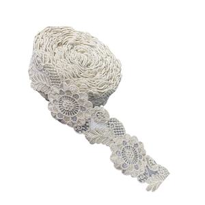 ขอบลูกไม้ปักลวดลายงาช้างหรูหราสำหรับงานตัดเย็บงานฝีมือและตกแต่งขายส่งสำหรับส่งออกอินเดีย - Product Image 1