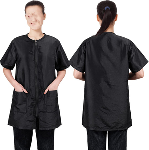 Veste de toilettage pour animaux de compagnie avec fermeture éclair intégrale et poches, en nylon/polyester, résistante à l'eau, durable, uniforme de salon - Product Image 1