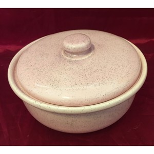 Plat à cocotte magnifiquement conçu Plat à cocotte en céramique moderne du milieu du siècle avec support en acier inoxydable, chauffe-aliments - Product Image 3