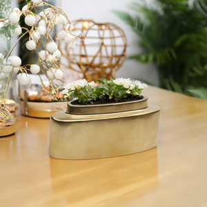 CUD5604GD - Maceta floral estrecha dorada única - 9.5 L x 4 H - Product Image 2