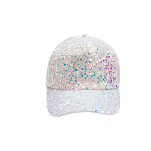 Gorras de Béisbol de 5 Paneles Hechas en Fábrica con Colores Personalizados para Hombre y Mujer, con Orificios Perforados Cortados con Láser - Product Image 1