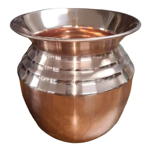 Pot d'eau lota en cuivre de forme ronde élégante pour l'utilisation essentielle de la salle de pooja et les offrandes rituelles indiennes traditionnelles - Product Image 1
