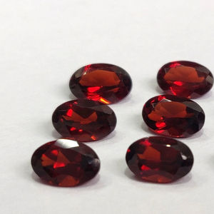 โกเมนแดงธรรมชาติ ทรงรี 6x8 มม. เฉดสี - โกเมนหลวม คุณภาพสูงสุด - Product Image 1