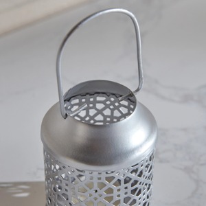 Lanterne de tombe en aluminium avec motif de feuilles Couleurs personnalisées Intérieur et extérieur Décoration de maison et de jardin Design classique éclair - Product Image 6