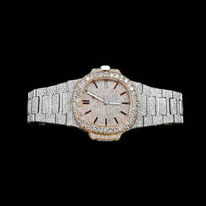 Montre Unisexe de Luxe en Diamant Glacé VVS Personnalisé Bracelet en Acier Inoxydable Moissanite de Haute Qualité Design Attrayant Direct India - Product Image 2