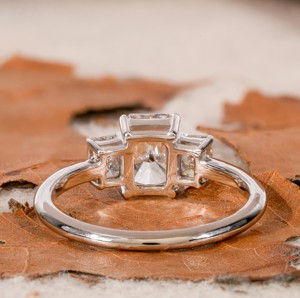 Joyería Fina Clásica Personalizada, Diamante Natural Cultivado en Laboratorio CVD de 1.40ct, Corte Radiante Brillante, Engaste de Puntas en Oro Blanco de 18k, Solitario - Product Image 4