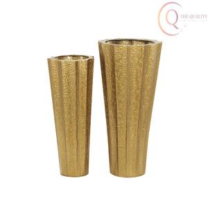 Vase à fleurs en métal artisanal pour table, texture lisse, léger et de haute qualité, pour la mise en forme florale et la décoration - Product Image 2