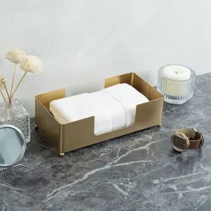 Porte-serviettes en laiton fait main avec un motif royal découpé, décorations de fête et de mariage, fabriqué par Zahid Exports en Inde, grand grossiste - Product Image 1