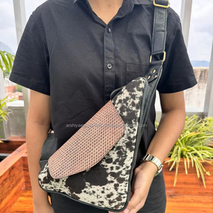 Bolso bandolera personalizable para el pelo en la mano para Unisex, bolso de pecho de un solo hombro de viaje Vintage de cuero genuino occidental - Product Image 2