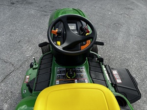 เครื่องตัดหญ้าแบบนั่งขับ John Deere X350 Zero-Turn Radius ใช้เครื่องยนต์เบนซิน พร้อมการรับประกัน 3 ปี - Product Image 6
