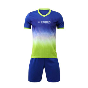 Nouveautés - Uniformes de football de haute qualité - 100% polyester - Vêtements de sport personnalisés OEM pour adultes unisexes - En solde ! - Product Image 1