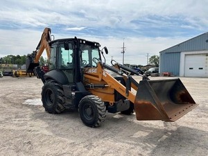 2024 pour la chargeuse-pelleteuse Case 580SV utilisée à la vente avec les composants du moteur central et la pompe hydraulique Moog - Product Image 4